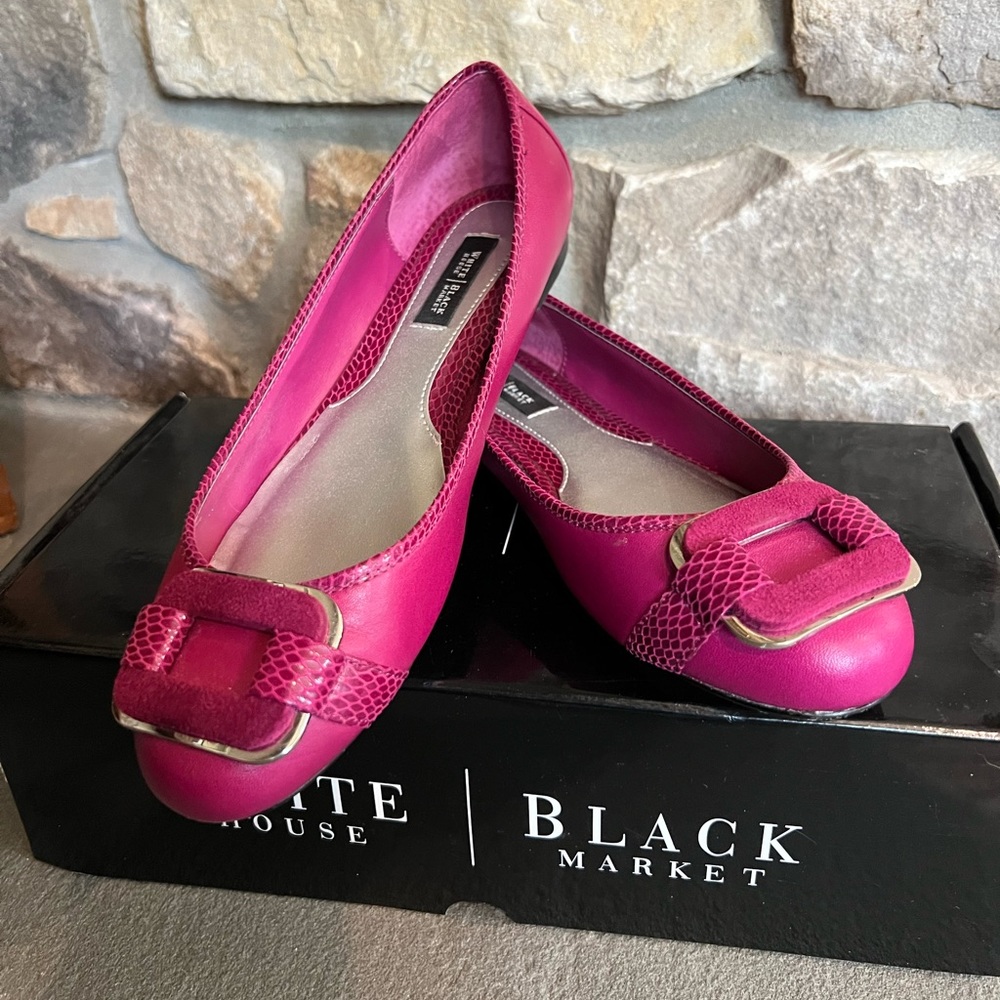 White House Black Market Lidia Flats